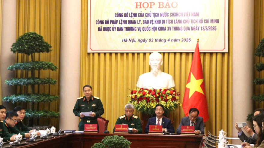 Công bố lệnh của Chủ tịch nước về pháp lệnh bảo vệ Lăng Chủ tịch Hồ Chí Minh