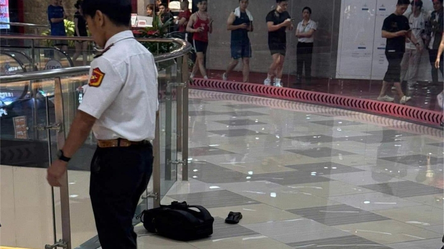 Người đàn ông tử vong vì rơi từ tầng 7 trung tâm thương mại ở TP.HCM