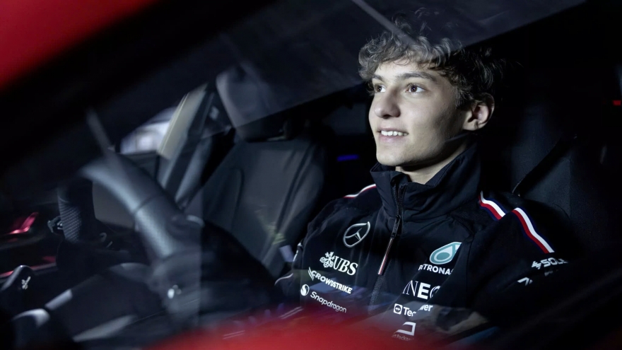 Dù gây ấn tượng tại giải đua F1, Kimi Antonelli vẫn bị cấm lái xe Mercedes 3 năm