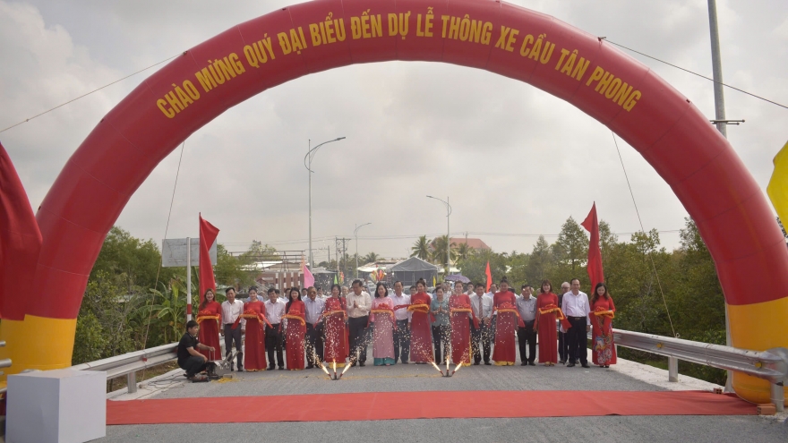 Tiền Giang khánh thành cầu Tân Phong bắc qua cù lao trên sông Tiền