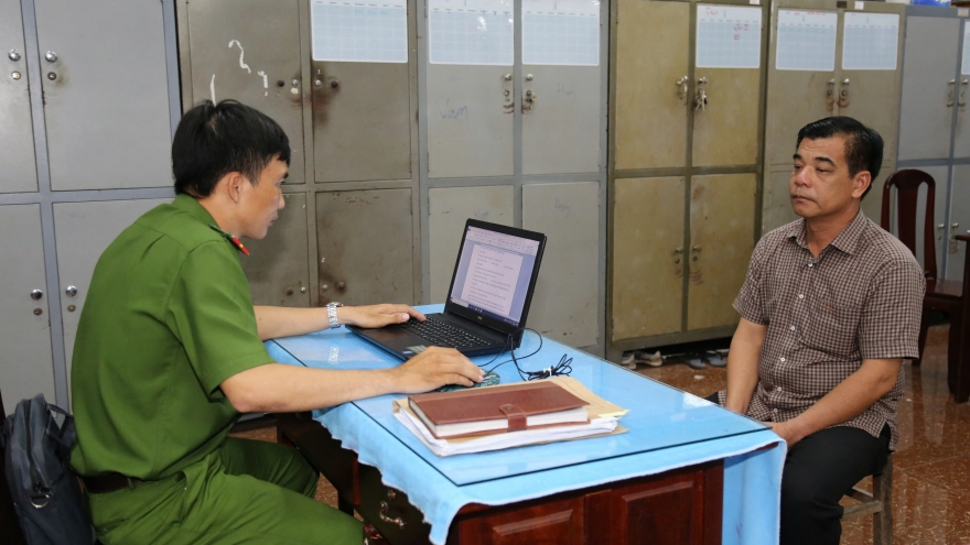 Tạo vỏ bọc doanh nhân thành đạt, giám đốc cùng kế toán lừa đảo 20 tỷ đồng