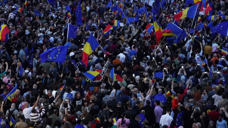 Bầu cử tổng thống vòng 2 ở Romania giữa khủng hoảng chính trị