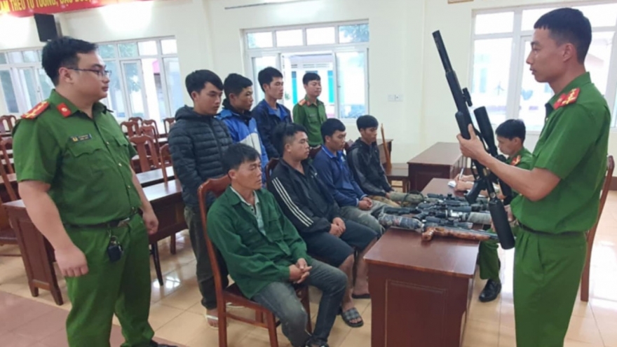 Bắt giữ 7 đối tượng mang súng tự chế vào rừng săn thú trong dịp nghỉ lễ