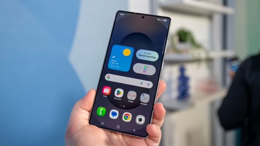 Nếu có điện thoại Galaxy, người dùng nên cài bản cập nhật ngay