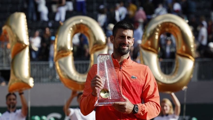Djokovic kết thúc gần 2 năm "khát" danh hiệu ATP, giành chức vô địch thứ 100