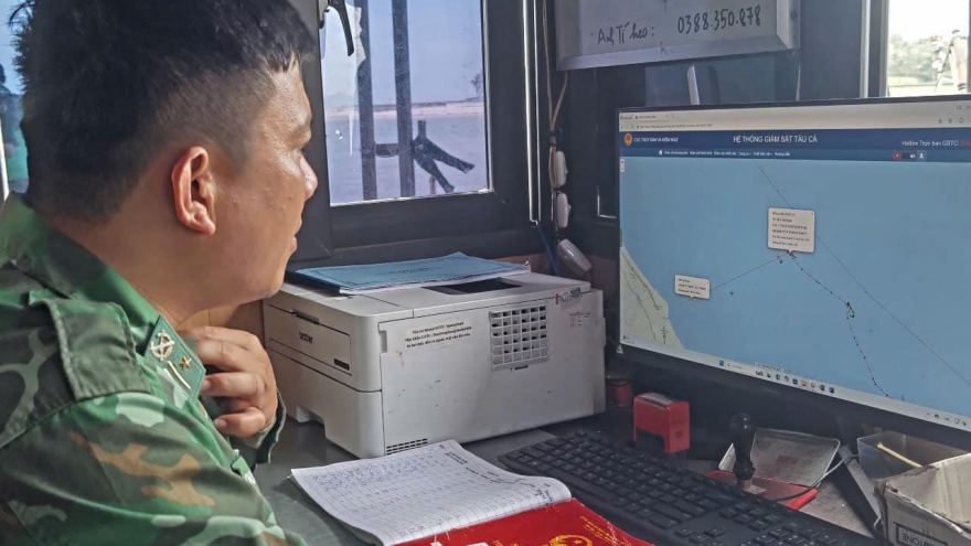 Một ngư dân Quảng Bình rơi xuống biển mất tích