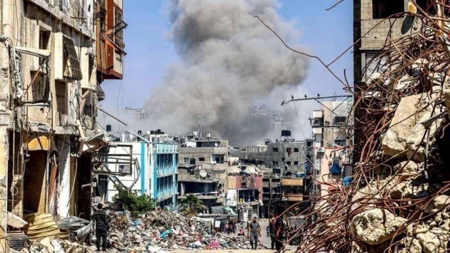 Israel đẩy mạnh tấn công vào Gaza, hơn 100 người thiệt mạng