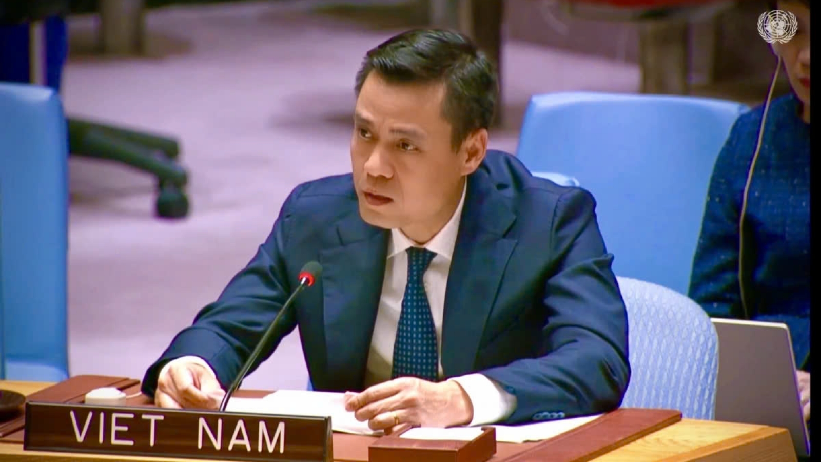 Vietnam urges compliance with international law for global stability