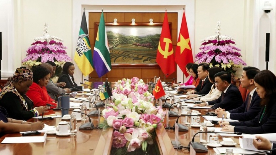 Vietnam, South Africa’s ruling parties outline directions for stronger relations