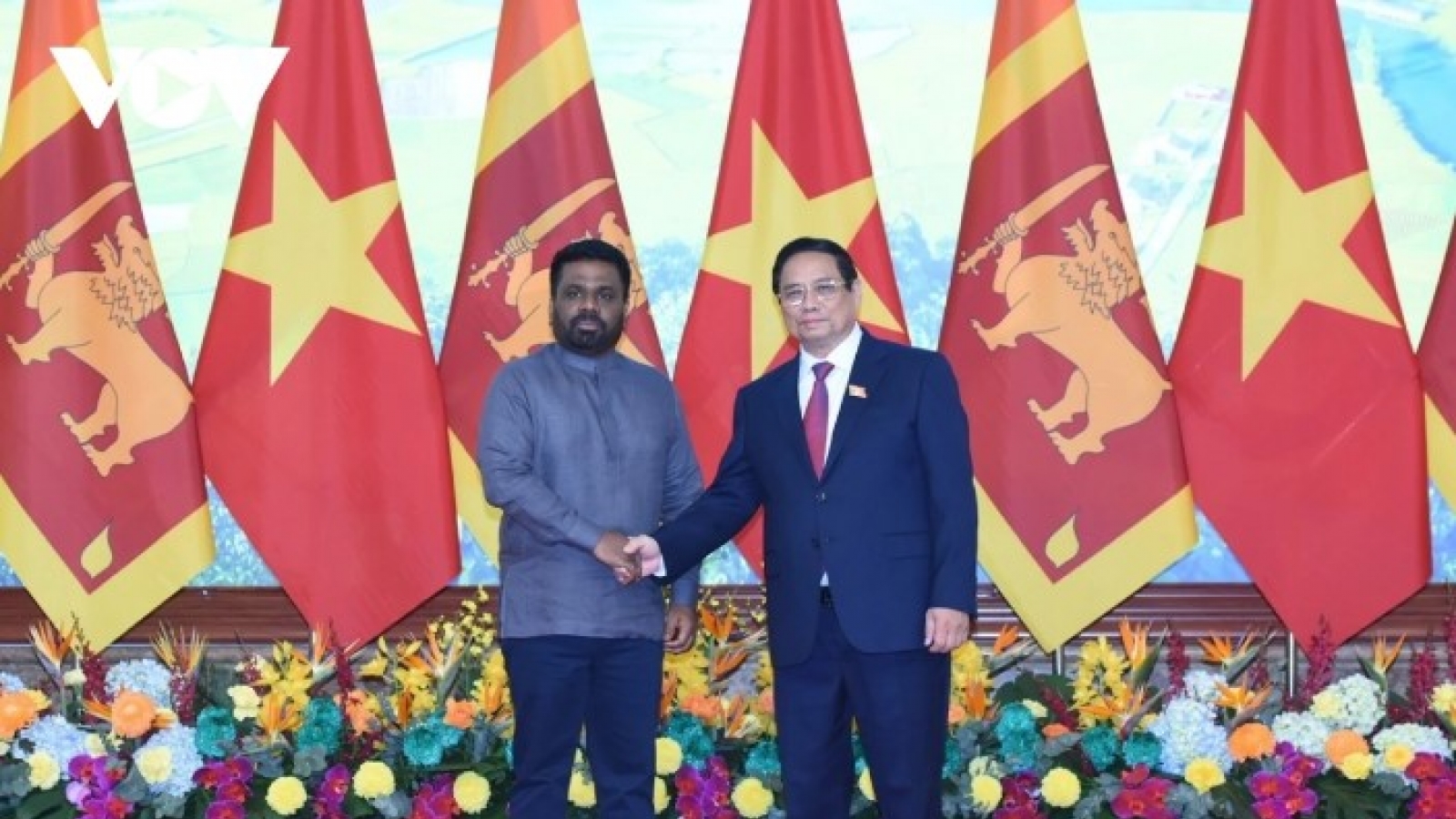 PM meets with Sri Lankan President in Hanoi
