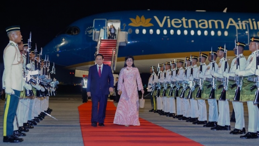 PM begins official visit to Malaysia, attends 46th ASEAN summit