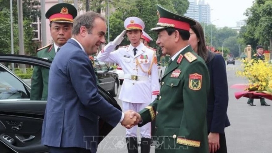 Ample room remains for Vietnam-France defence cooperation: Minister
