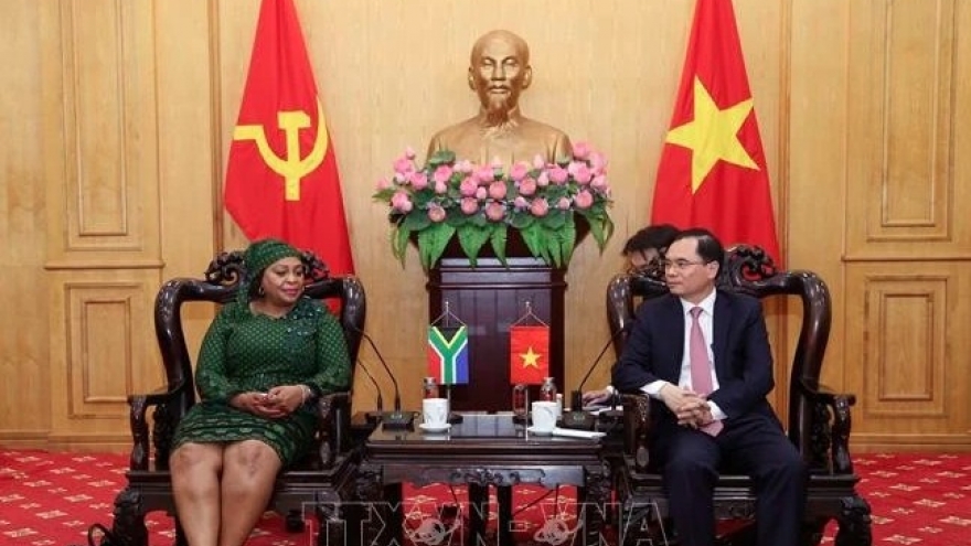 Vietnam, South Africa enhance cooperation in training of leaders, managers