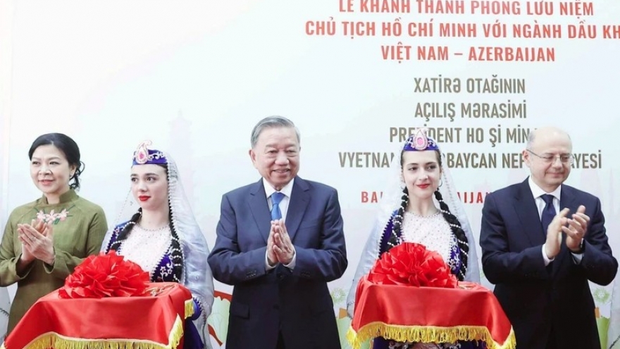 Party leader attends launch of remembrance room on President Ho Chi Minh, Vietnam-Azerbaijan oil and gas industry