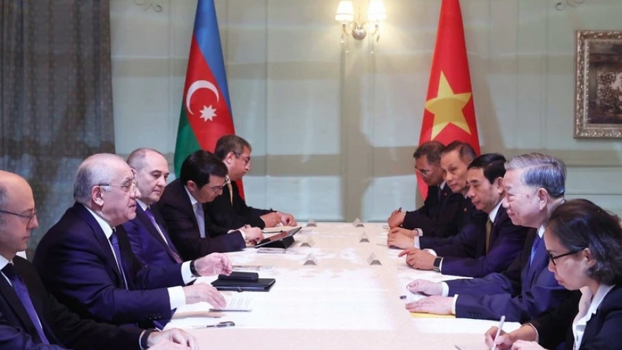 Party General Secretary To Lam meets with Azerbaijani PM Ali Asadov