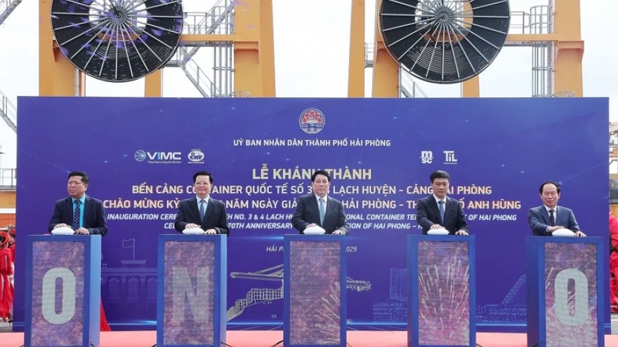 State President attends inauguration of int’l container terminals in Hai Phong