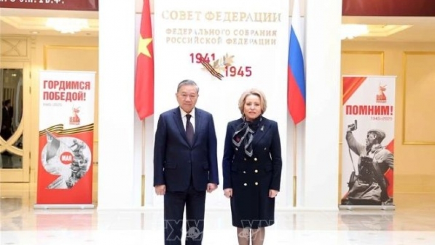 Party chief meets Speaker of Russia’s Federation Council, attends launch of direct Hanoi–Moscow air route