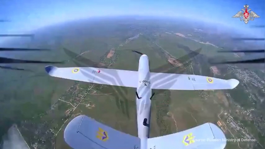 Nga tung FPV giá rẻ để hạ UAV giá trị cao trên bầu trời Ukraine