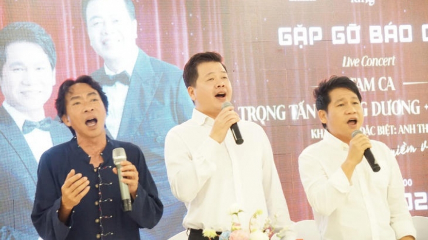 Đăng Dương - Trọng Tấn - Việt Hoàn hòa giọng tại concert mừng đất nước trọn niềm vui