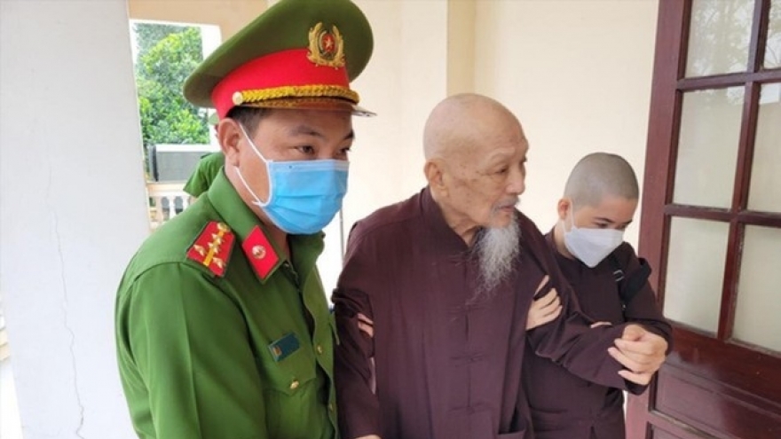 Nóng 24h: Bị cáo Lê Tùng Vân nhận án tù về tội "loạn luân"
