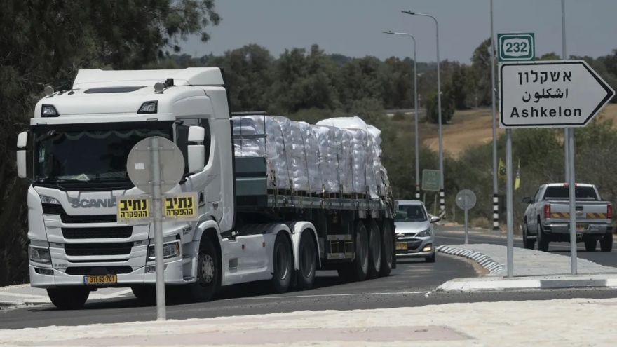 Thêm 100 chuyến hàng cứu trợ vào Gaza