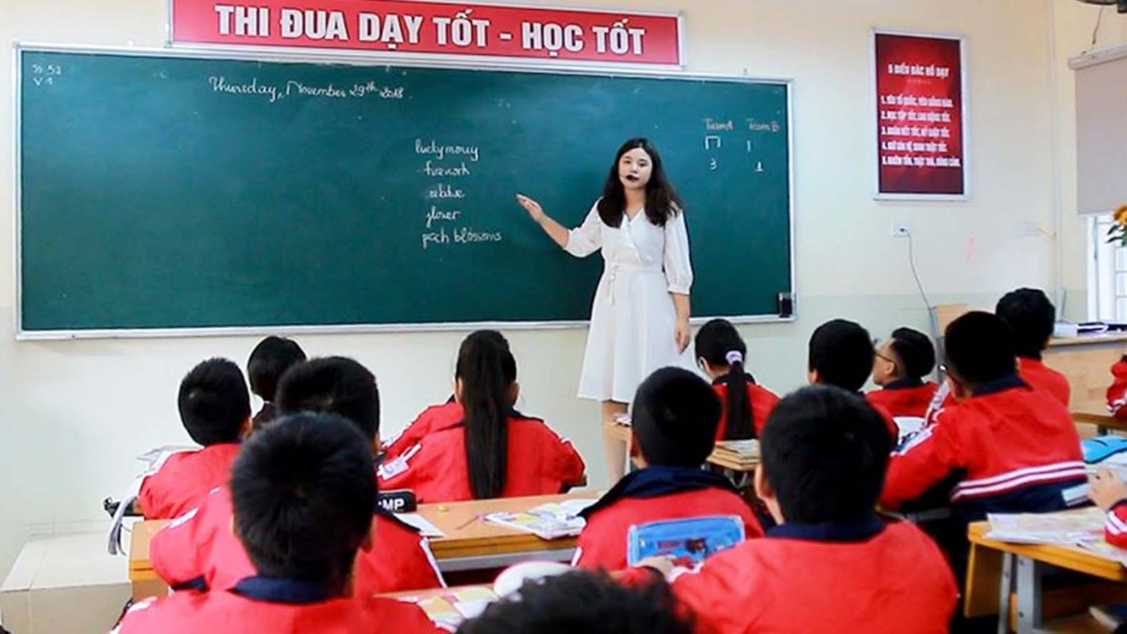 Thiếu gần 60.000 biên chế giáo viên, Bộ GD&ĐT yêu cầu tuyển gấp