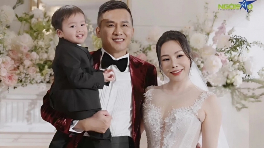 Sao Việt 18/5: Hồ Quỳnh Hương khóc khi nghe con trai nói yêu bố mẹ
