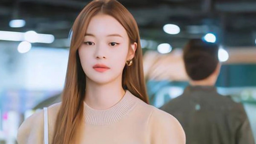 Vừa chia tay, bạn gái đã công khai hẹn hò sang chảnh với người mới