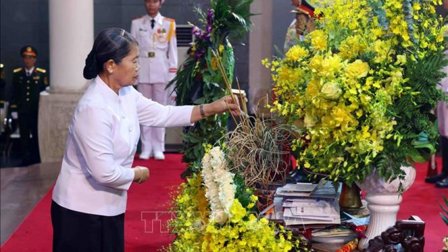 Đoàn đại biểu cấp cao Campuchia viếng nguyên Chủ tịch nước Trần Đức Lương