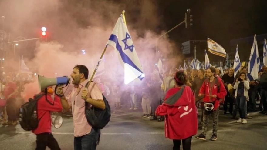 Người dân Israel tiếp tục biểu tình kêu gọi ngừng bắn