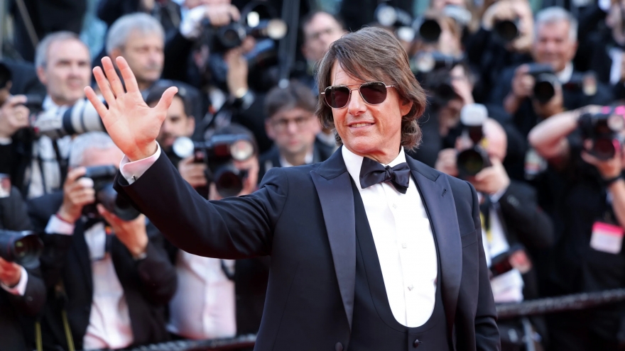 Tom Cruise nhận tràng pháo tay 5 phút tại Cannes với "Nhiệm vụ bất khả thi"