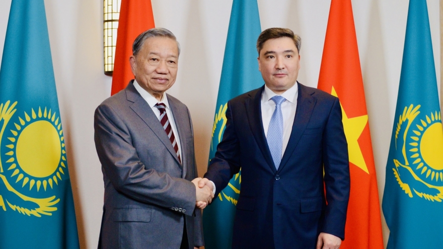 Tổng Bí thư Tô Lâm hội kiến Thủ tướng Cộng hòa Kazakhstan Olzhas Bektenov