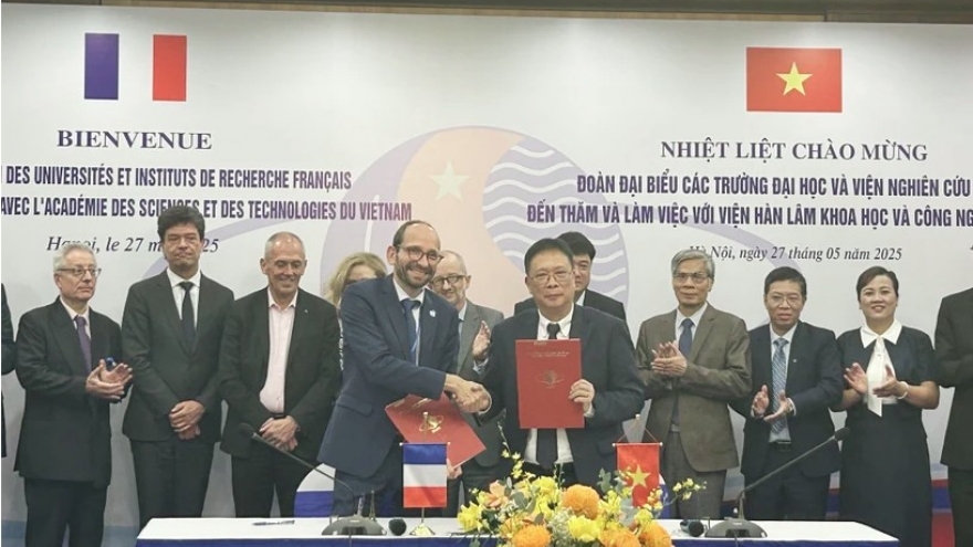 Vietnam, France enhance cooperation in education and science