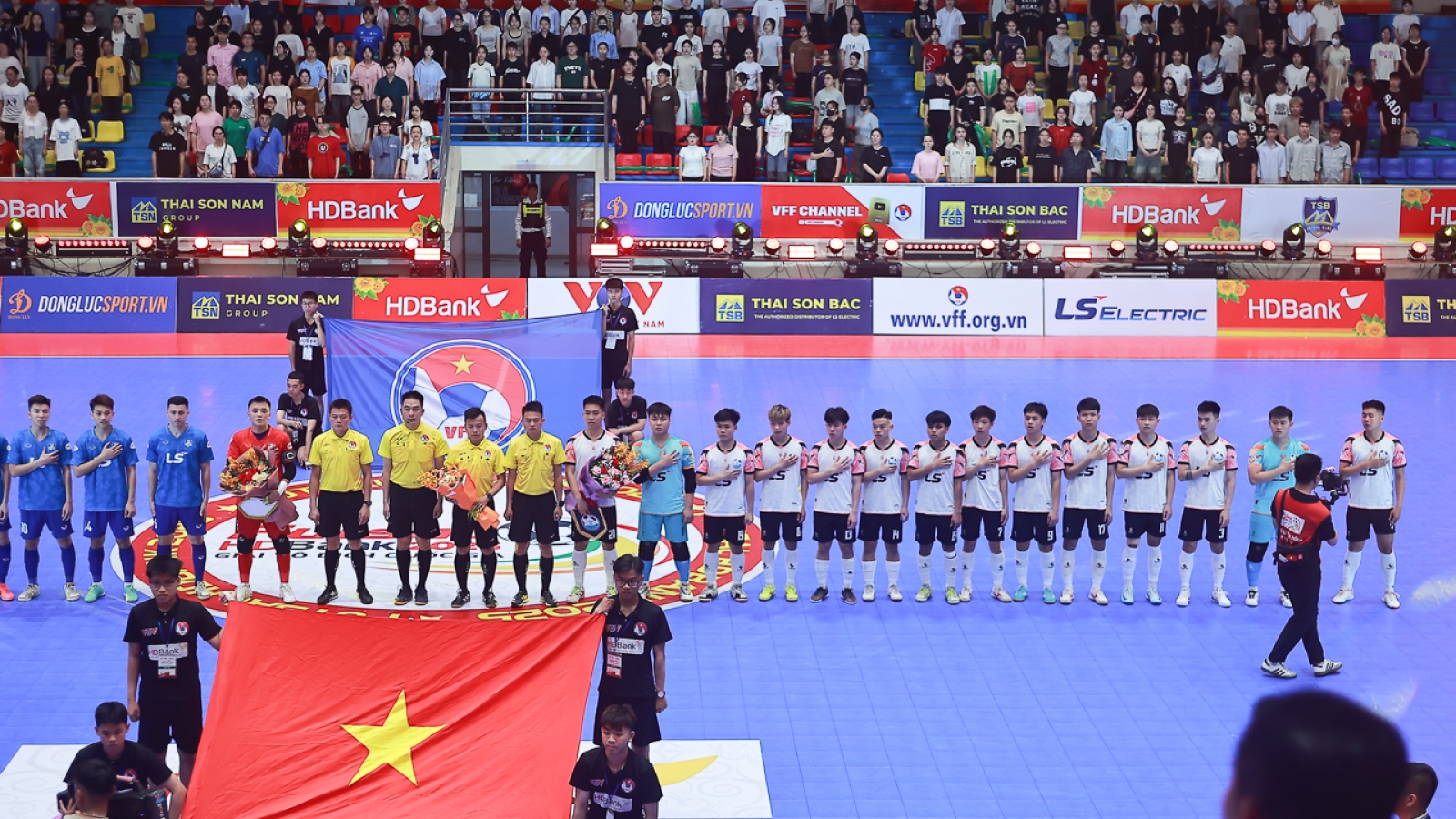 Chương trình chào mừng giải Futsal HDBank VĐQG 2025 gây ấn tượng