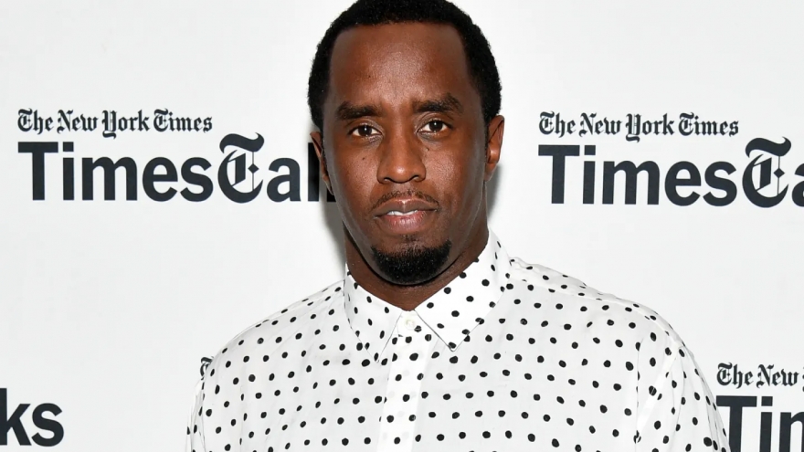 Trợ lý lâu năm của rapper Diddy tố cáo nhiều lần bị tấn công tình dục