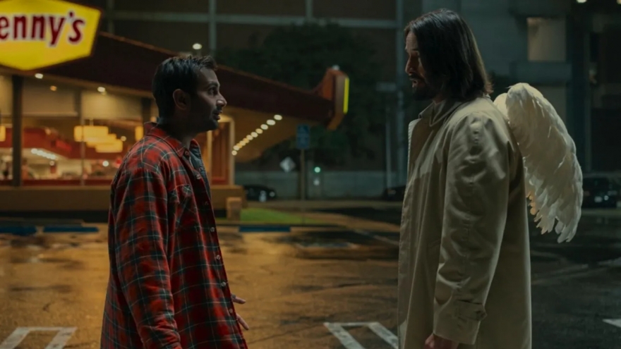 Keanu Reeves hóa thần hộ mệnh mang nỗi buồn sâu thẳm trong phim“Good Fortune”