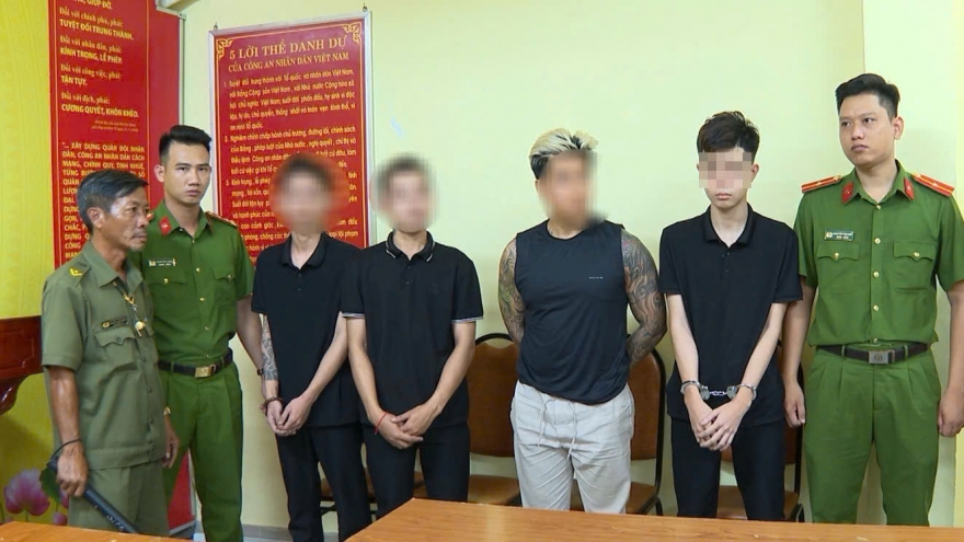 Bắt giữ nghi phạm dùng vỏ chai bia tấn công du khách Nam Phi tại phố Bùi Viện