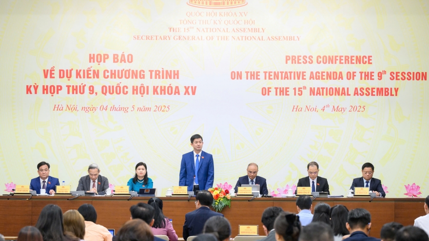 Quốc hội xem xét sửa đổi, bổ sung một số điều của Hiến pháp và thông qua 34 luật