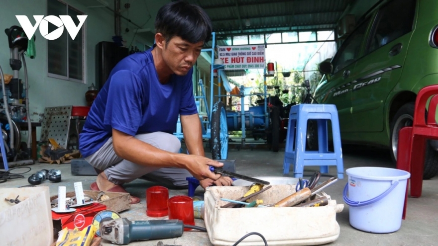 "Cha đẻ" xe hút đinh ở Bình Dương được vinh danh học và làm theo Bác