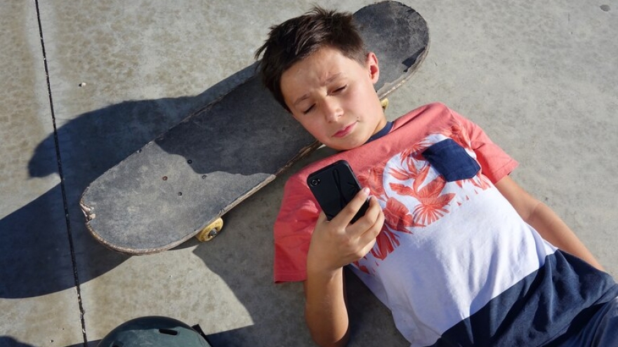 Một vùng của Bỉ đề xuất cấm trẻ dưới 15 tuổi dùng mạng xã hội