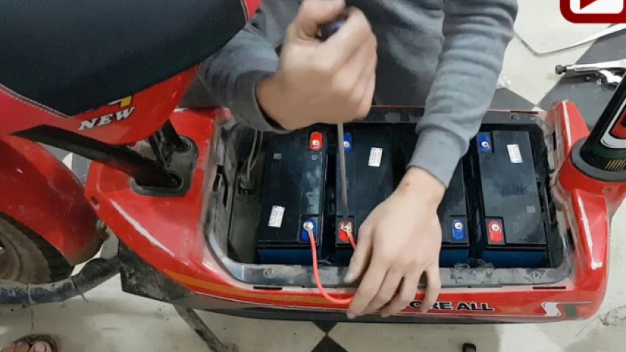 Mua xe cho bạn gái, cô ấy lại chẳng may gặp tai nạn