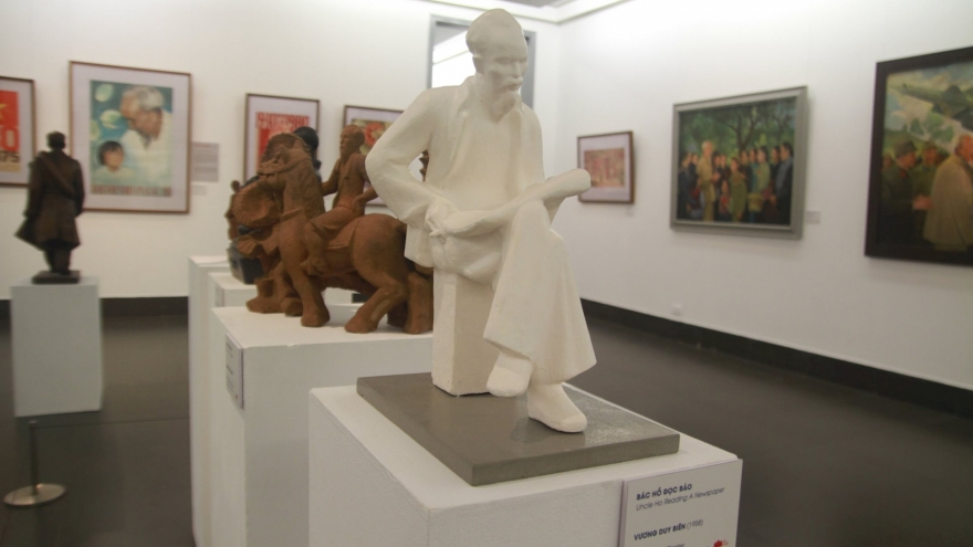 Triển lãm "Hồ Chí Minh trong nghệ thuật tạo hình"