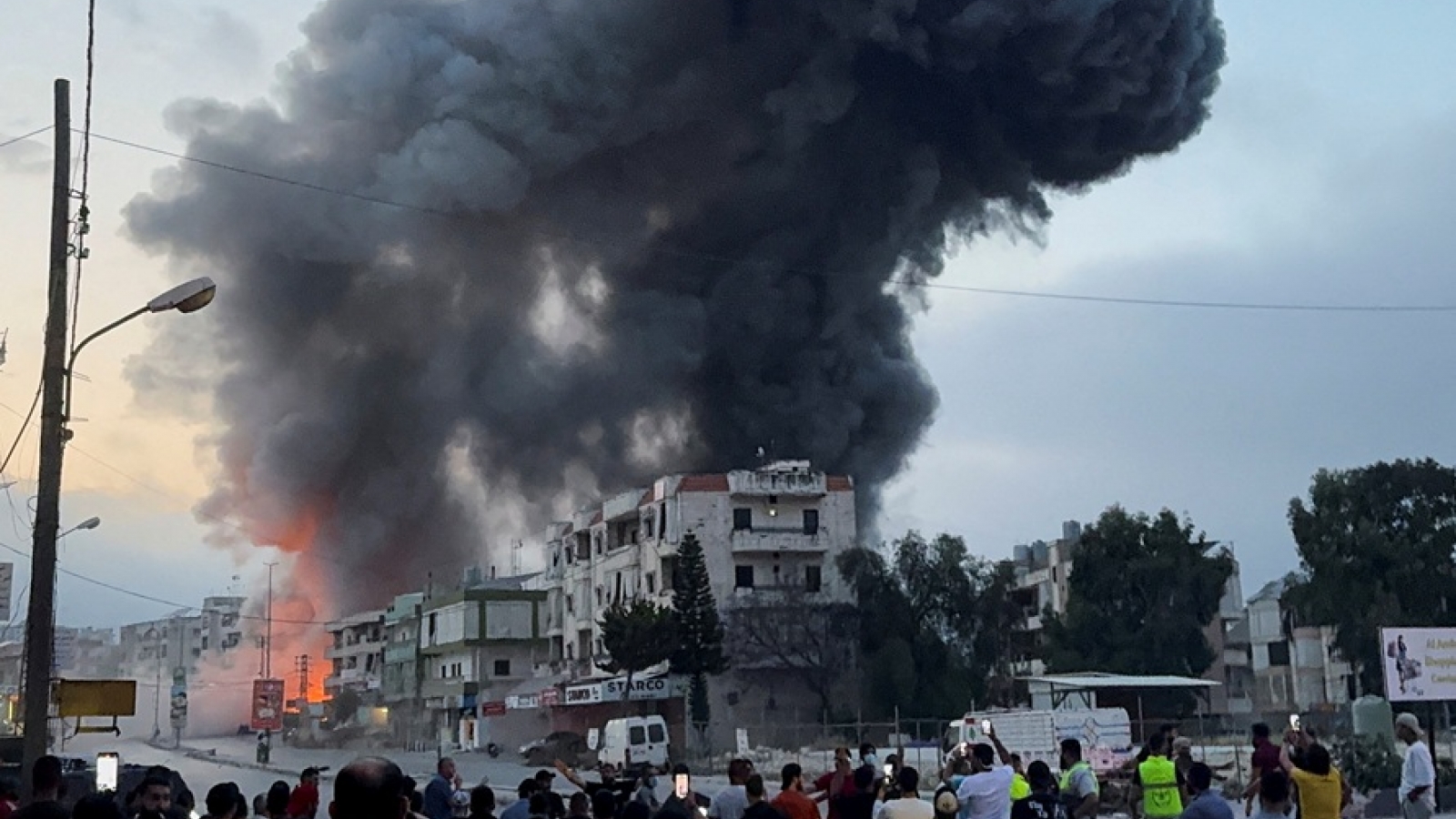 Israel mở lại các cuộc không kích vào Lebanon, Houthi tiếp tục phóng tên lửa