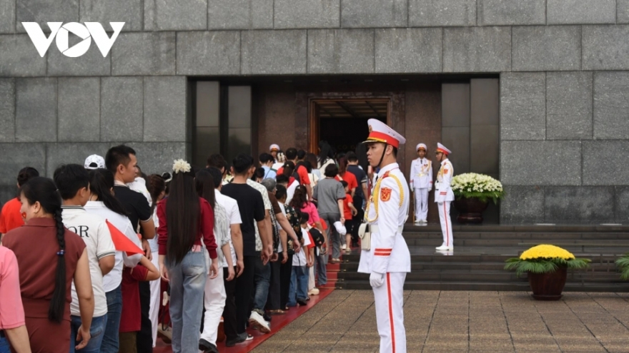 Những lần bí mật di chuyển an toàn thi hài Bác