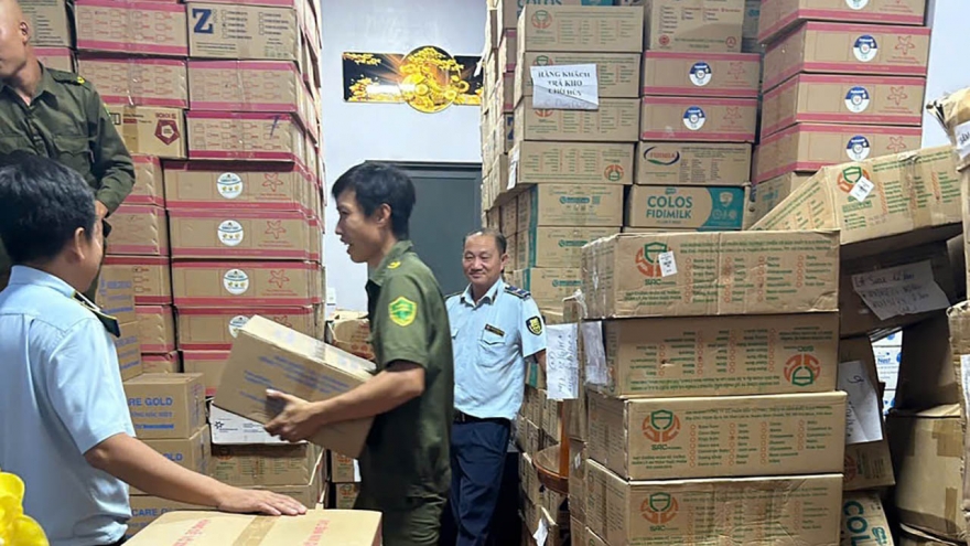 Lại thu giữ gần 25 tấn sữa bột không rõ nguồn gốc