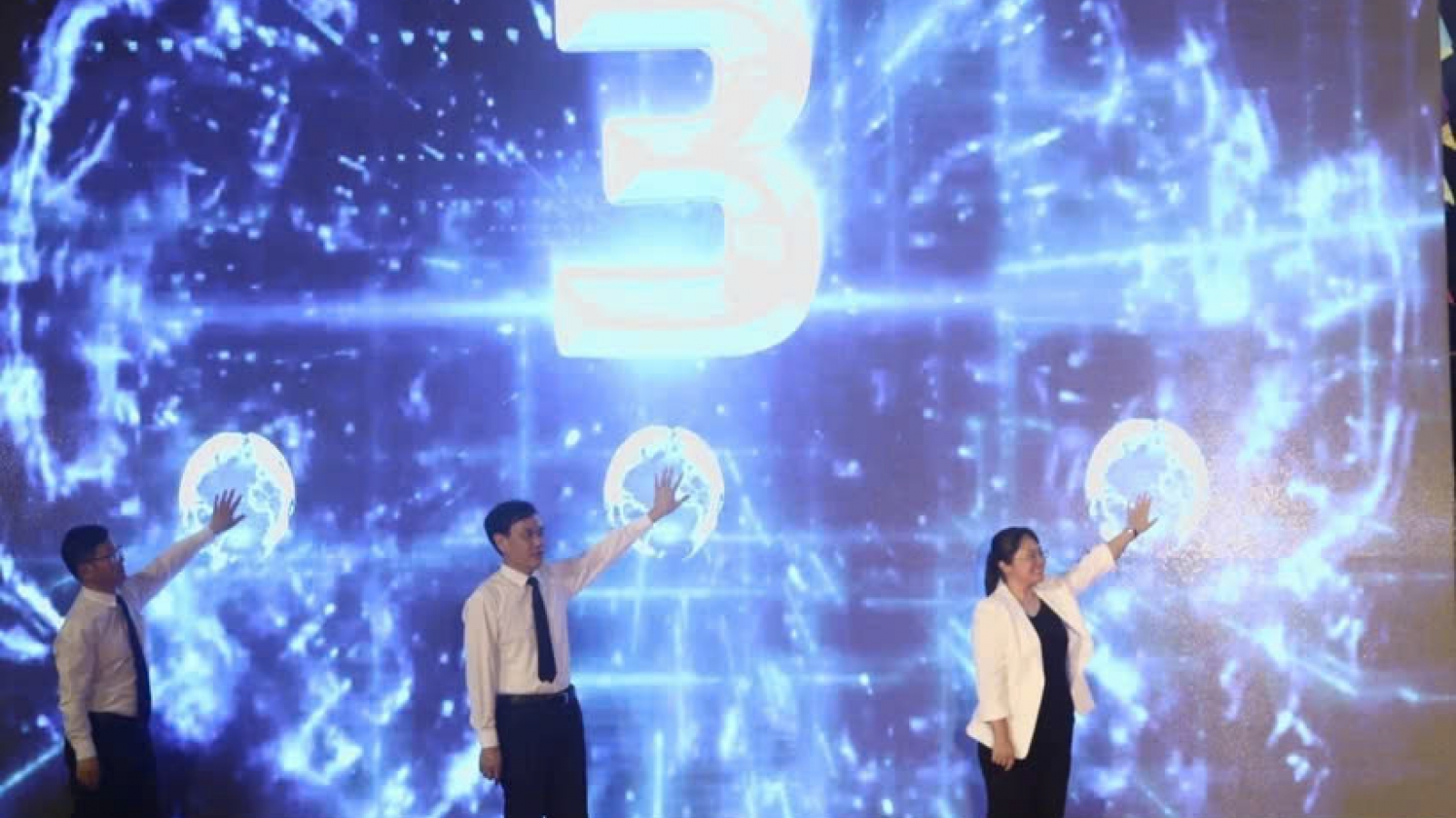 Vietnam and China launch new cross-border tourism route