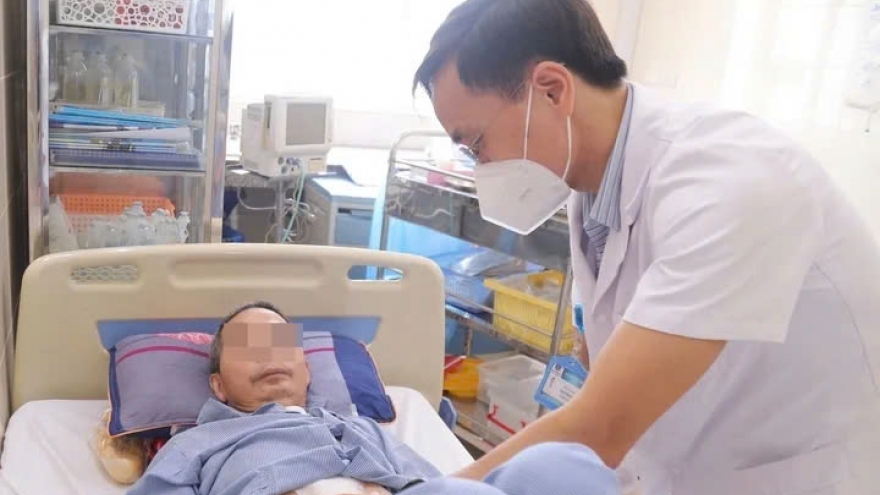 Người đàn ông cùng lúc mắc 2 bệnh ung thư
