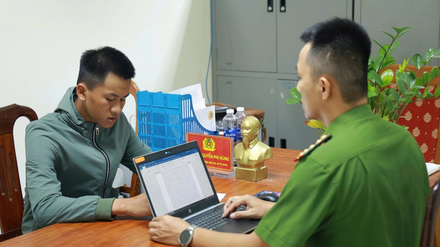 Tạm giữ 3 thanh niên lừa đảo trên không gian mạng