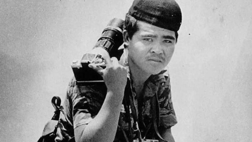 Nick Út lên tiếng về bức ảnh "Em bé Napalm"
