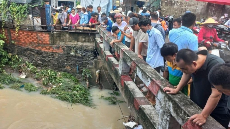 Tìm thấy thi thể bé gái ở Đồng Nai tắm mưa bị nước cuốn trôi